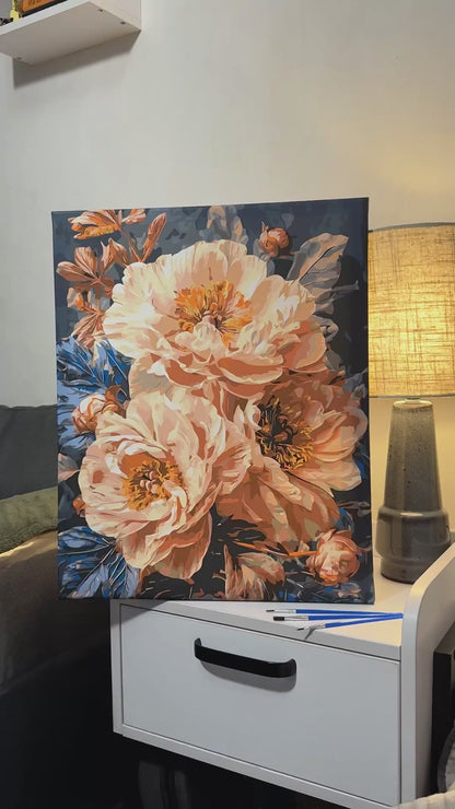 Pictură pe numere pe șasiu 40×50 cm – Bujori bej cu culori metalice – Flori – LW 3159-01